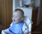 bébé qui rit